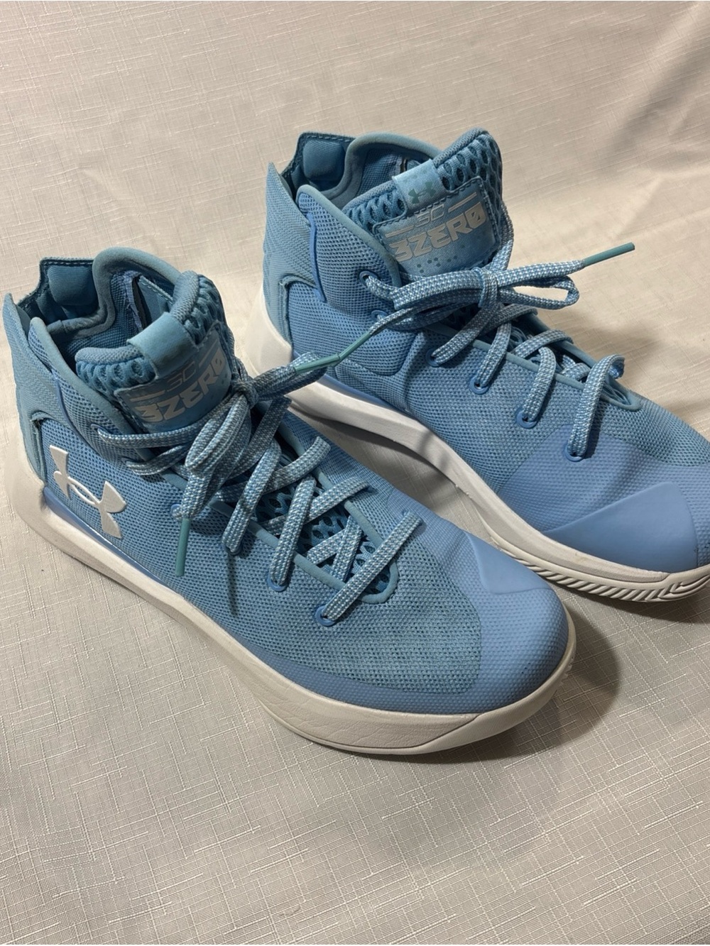 Under Armour Kids Light Blue and White High-Top Sneakers size 6 youth